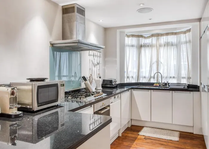 Modern 2 Bedrooms 2Bathrooms Behind Nobu Hotel